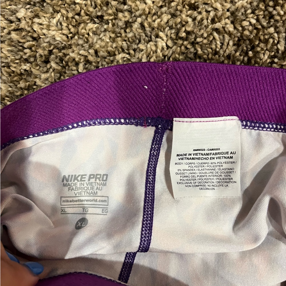 Girls Nike pro spandex - Picture 3 of 3